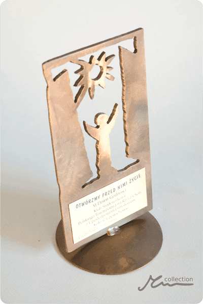 Statuette i metal -  MET101