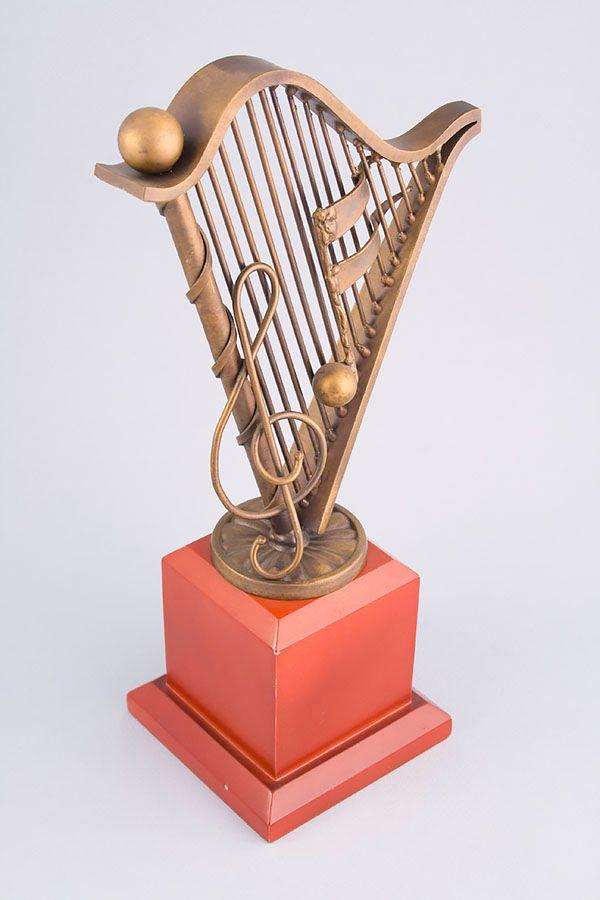 Statuette i metal -  MET010