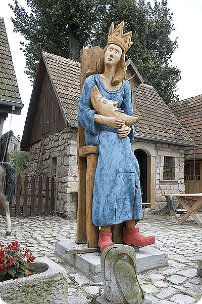Statuette i træ -  DRE028