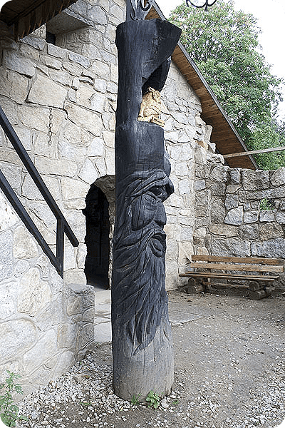 Statuette i træ -  DRE032