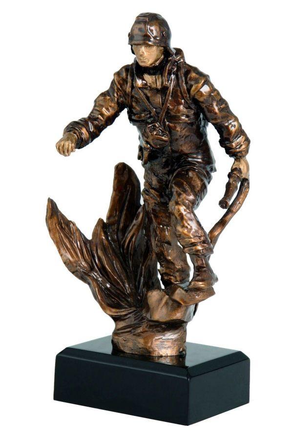 Statuette i harpiks -  RES126