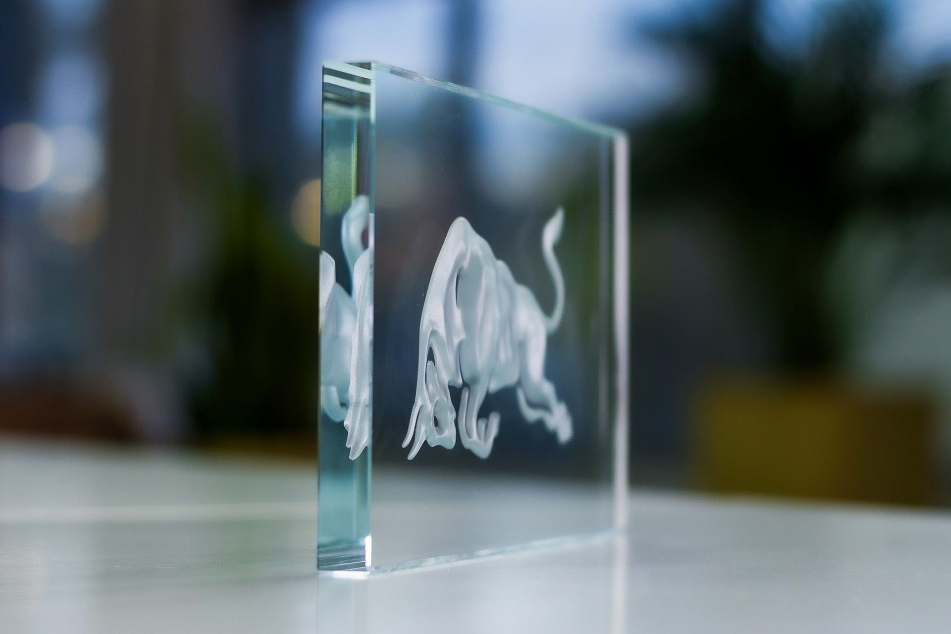 statuetka szklo RedBull glasso